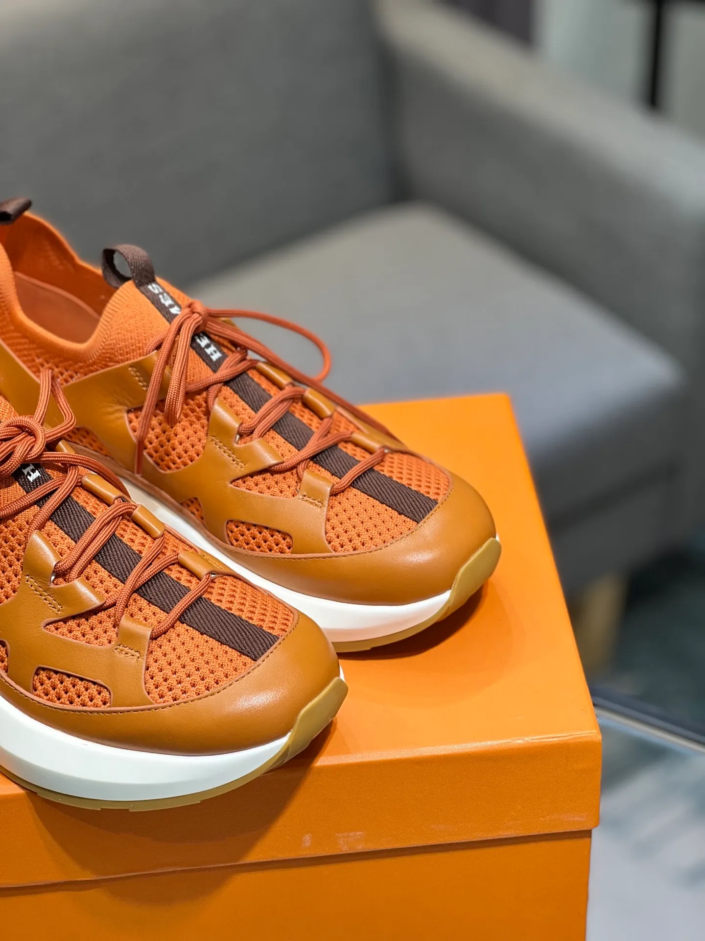 💰¥720 HERMES Men’s rest sneakers! -High-end quality original casual sports shoes -Upper: high nappa calfskin, forging technology, knitted fabric, shoe brand webbing, injection molded brand logo -Inner: foot pad; water-dyed cowhide -Outsole: ultra-light TPU·rubber; two-color molded outsole -Ultra-high quality control·fine workmanship: highlighted (high-end·luxury·grade) Size: 38-44 (45 46 customized)